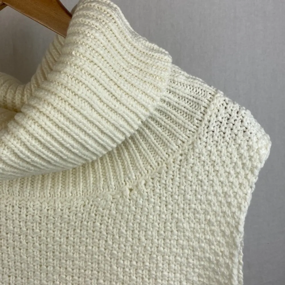 Bebe Ivory Sleeveless Knit Turtleneck Split Open Back Sweater L - Image 4