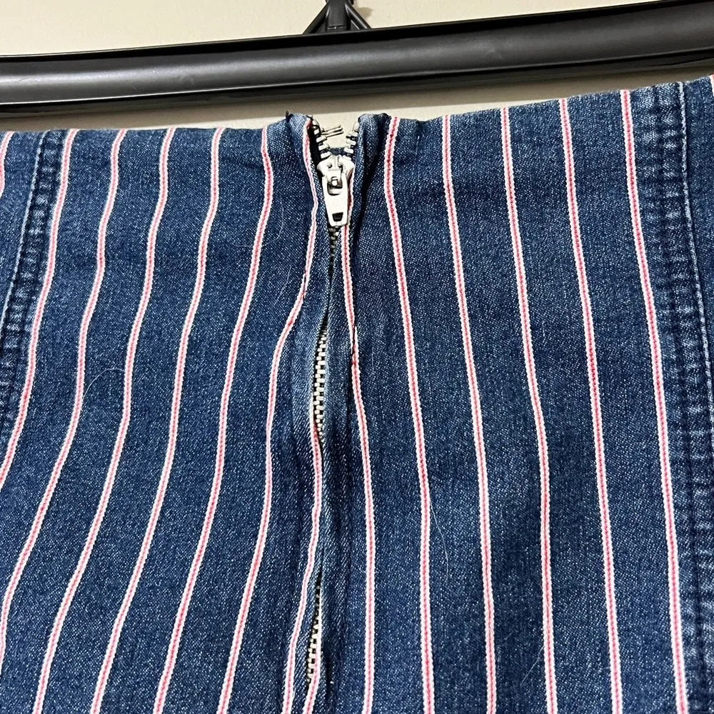 Altar'd State small mini skirt blue red pinstripe zips up back stretchy denim - Image 6