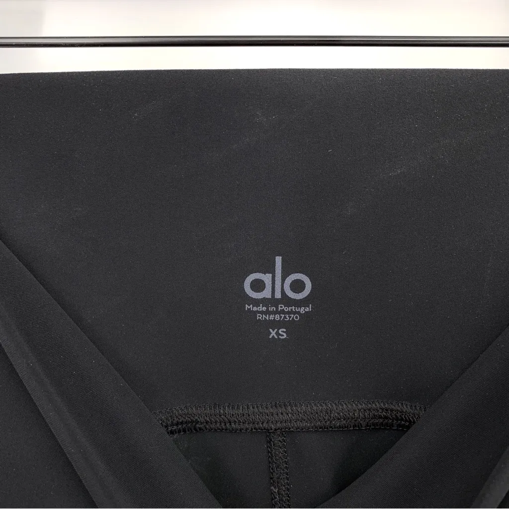 ALO YOGA 7/8 High-Waist Ripped Warrior Black XS - Image 6