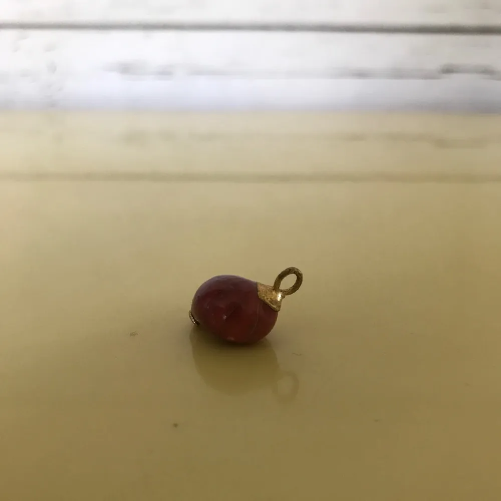 vintage shell pendant - Image 2