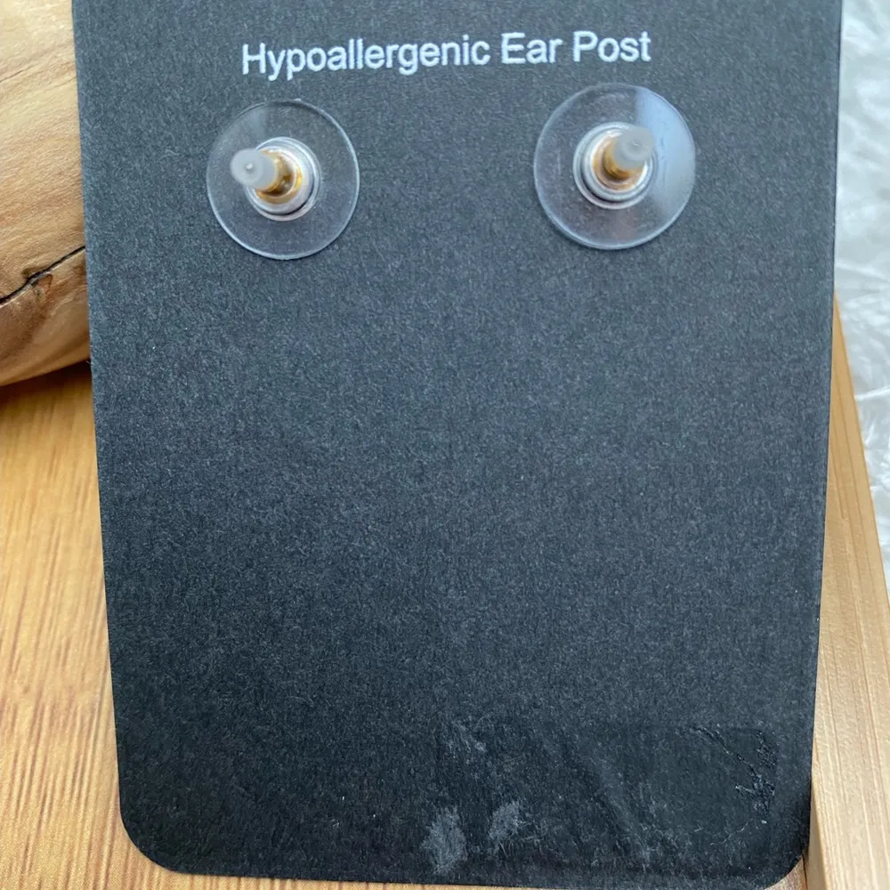 New J Crew Resin Beads and Faceted Garnet Colored Stones Drop Statement Earrings - Image 3