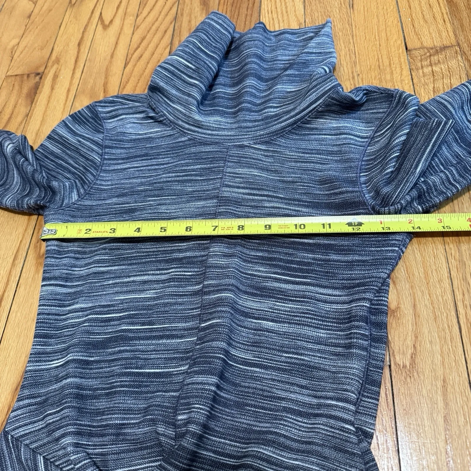 Lululemon Melodic Movement‎ Long Sleeve Twist Front Turtleneck Gray Space Dye - Image 8