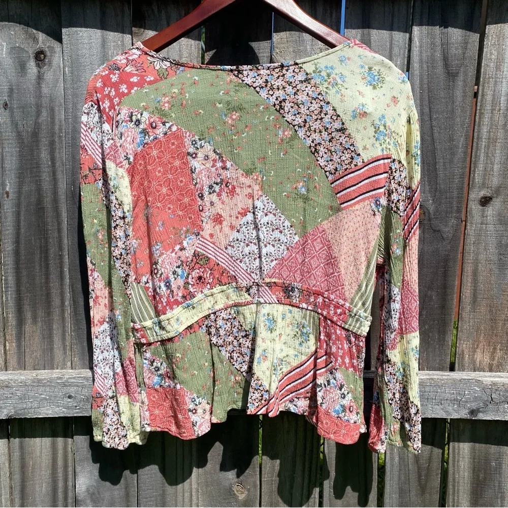 LUQ Boho Patchwork Faux Wrap Peasant Top Green Size XL - Image 5