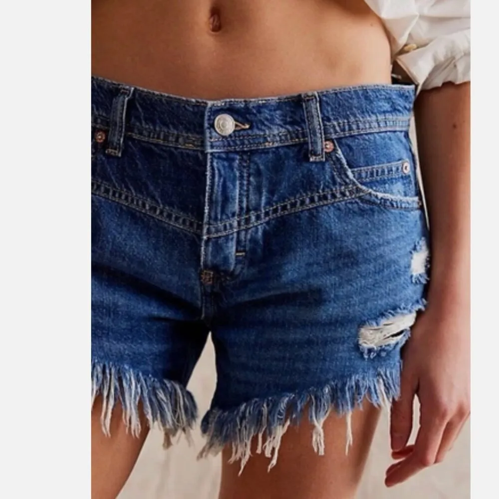 NWT Free People We The Free Westwood Mid Rise High Low Jean Shorts - Image 2