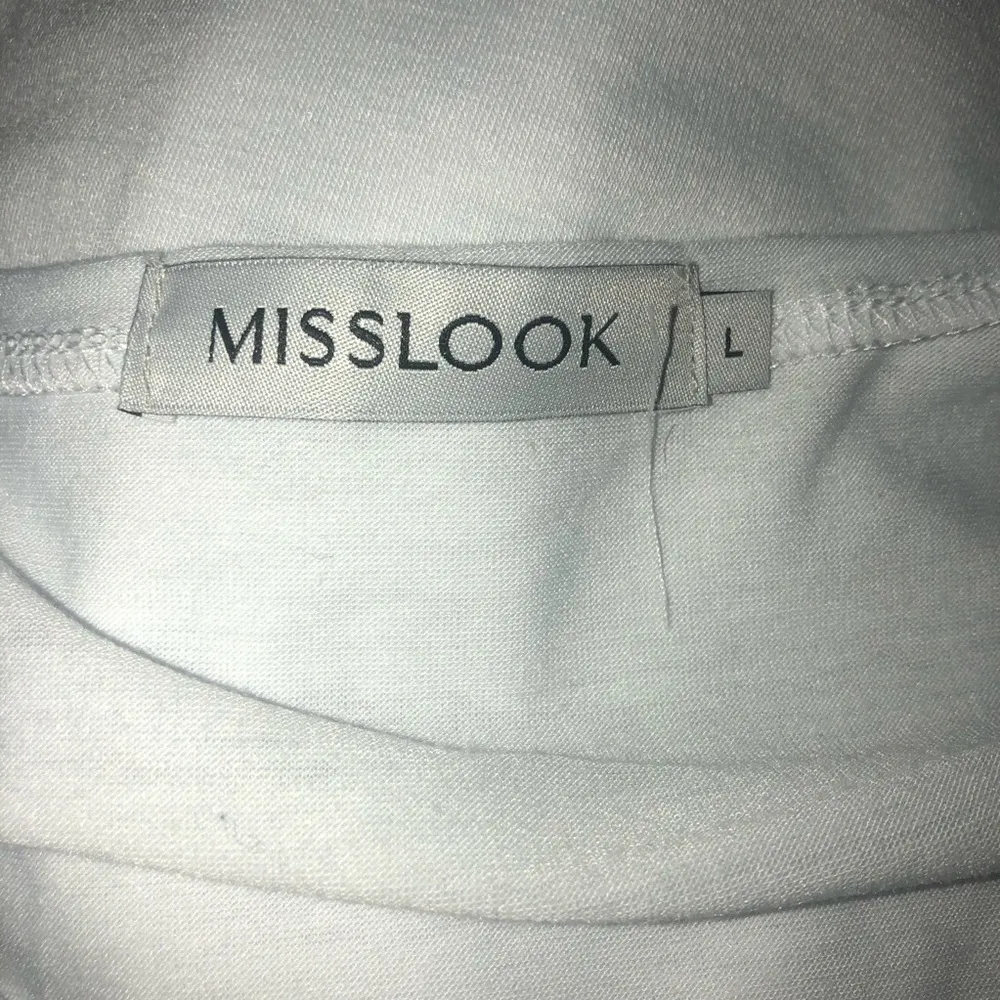 Miss Look  feather tee - Image 3