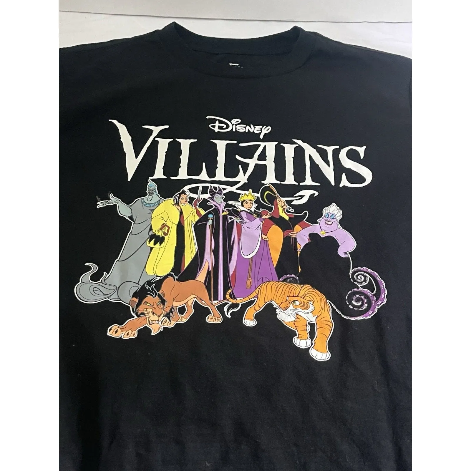 Disney Villains Graphic T-Shirt Size Large Black Cruella Scar Evil Queen Hades - Image 2