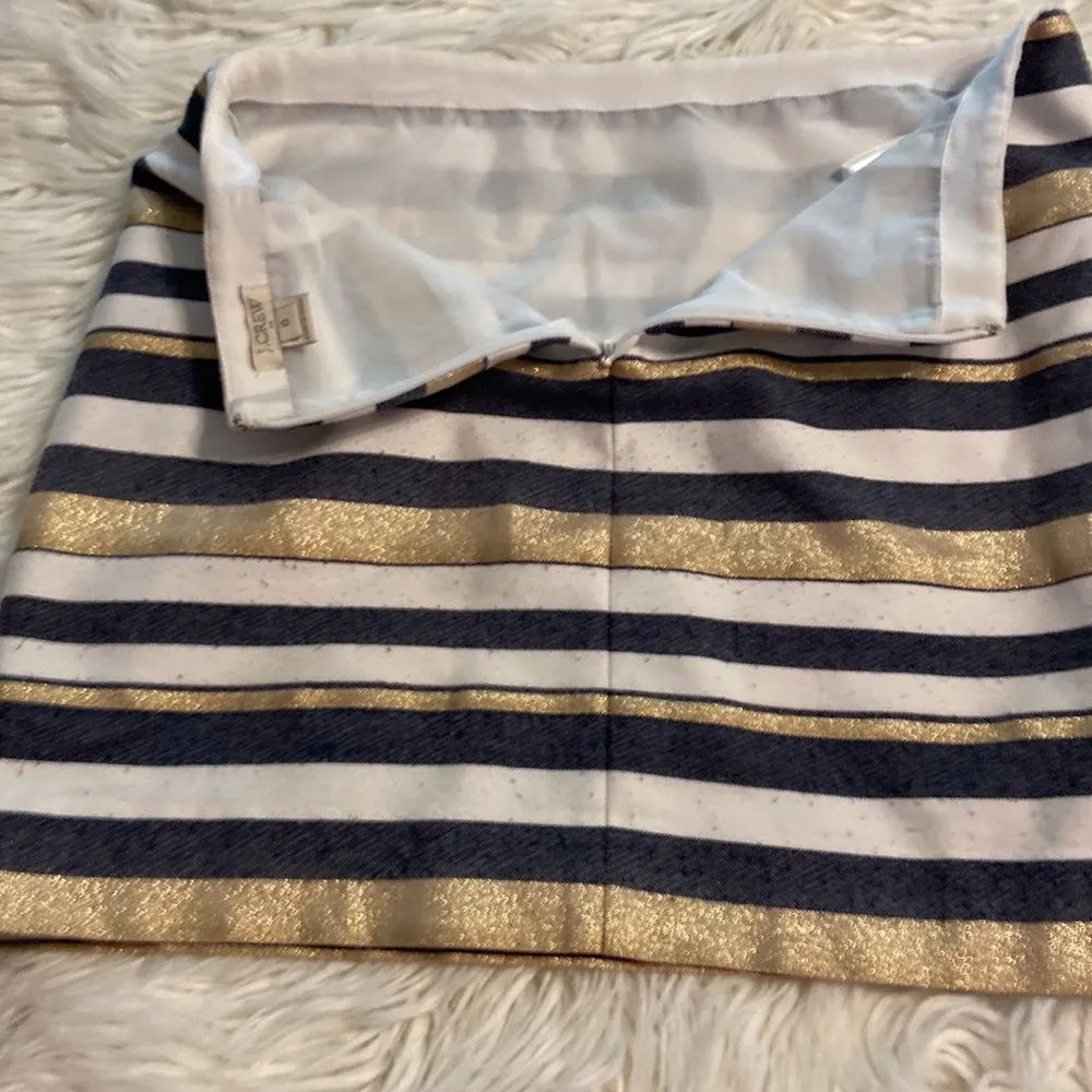 J.Crew Skirt size 0 condition is good color is gold with blue and white - Image 4