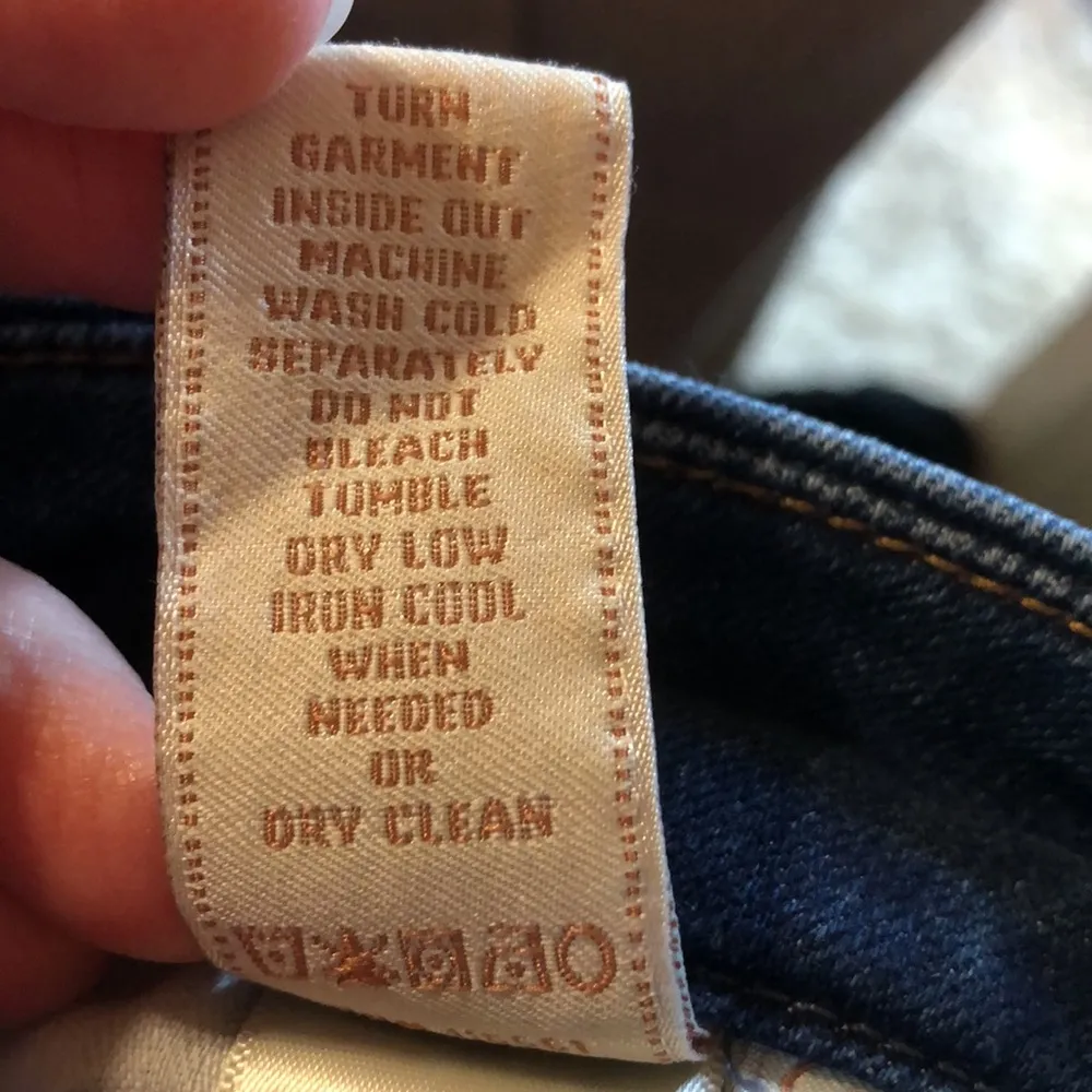 Jen 7 for 7 For All Mankind Jeans High-rise, bottom fringe with back zip, size 6 - Image 9