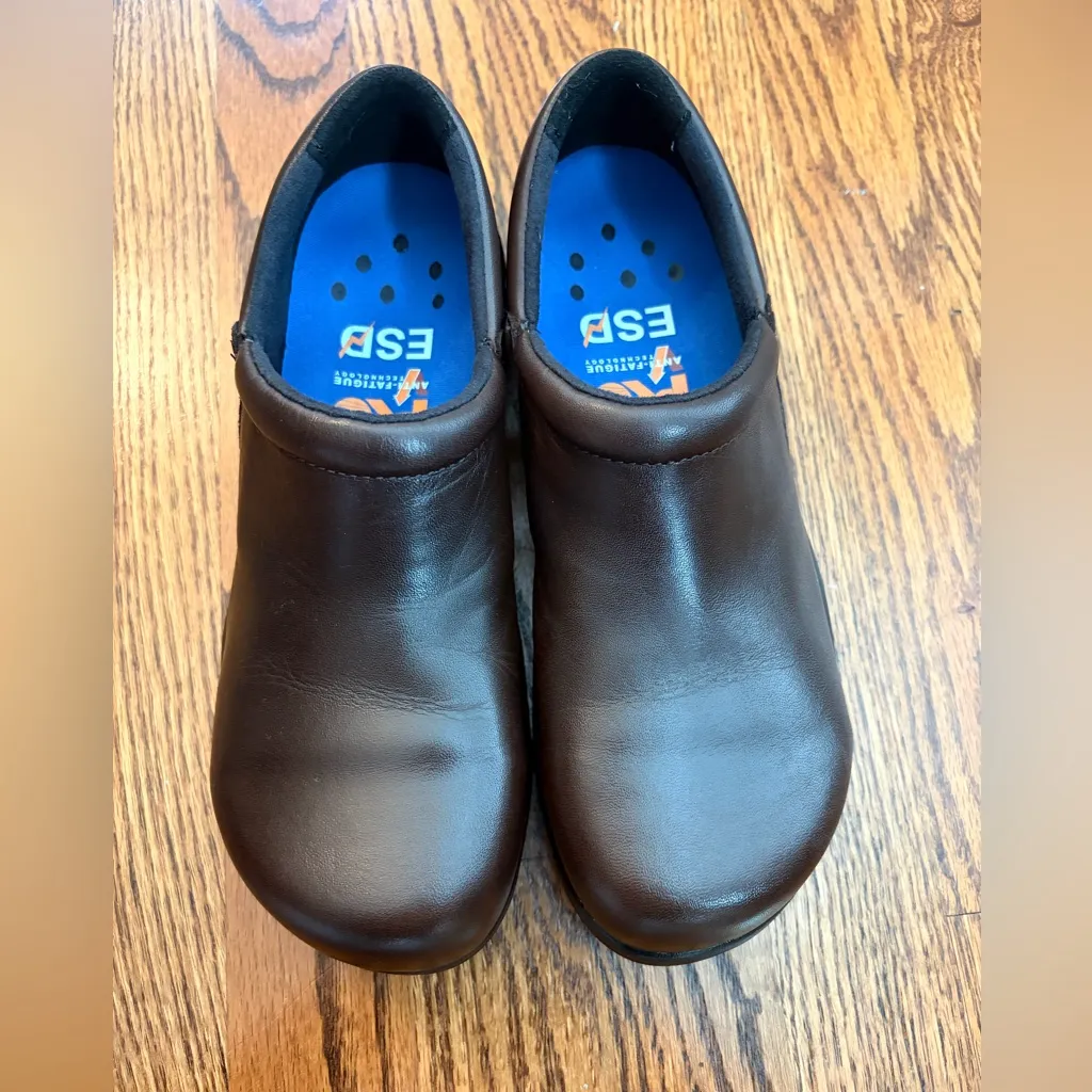 Timberland PRO Women’s Newbury Casual Alloy Toe Work Clogs Brown 8 Medium - Image 2