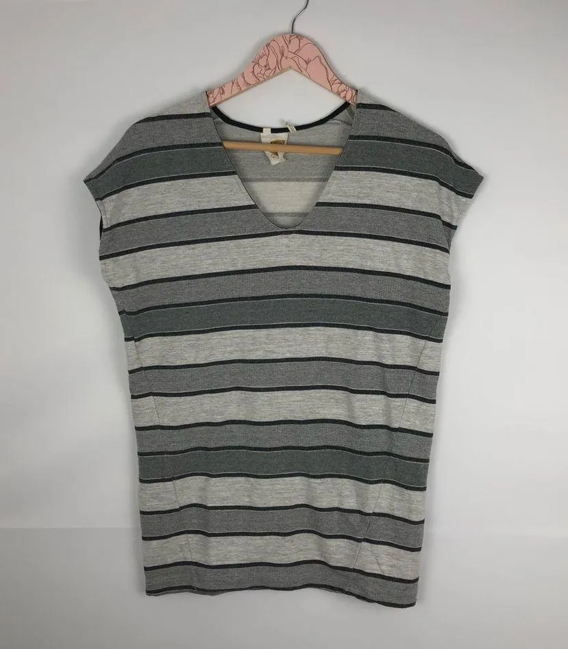 Anthropologie Lilka Gray Striped V-Neck Tunic Top - Image 3