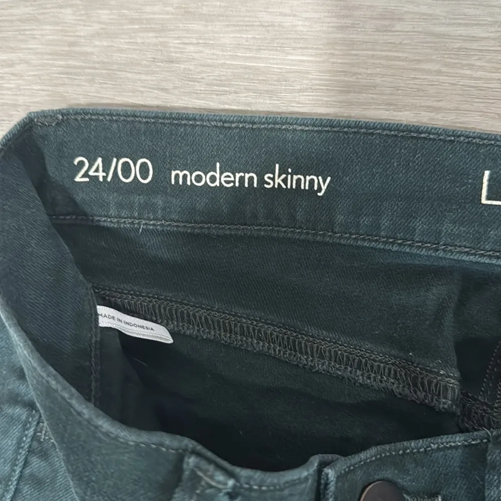 Loft modern skinny jeans in hunter forest green - Image 7