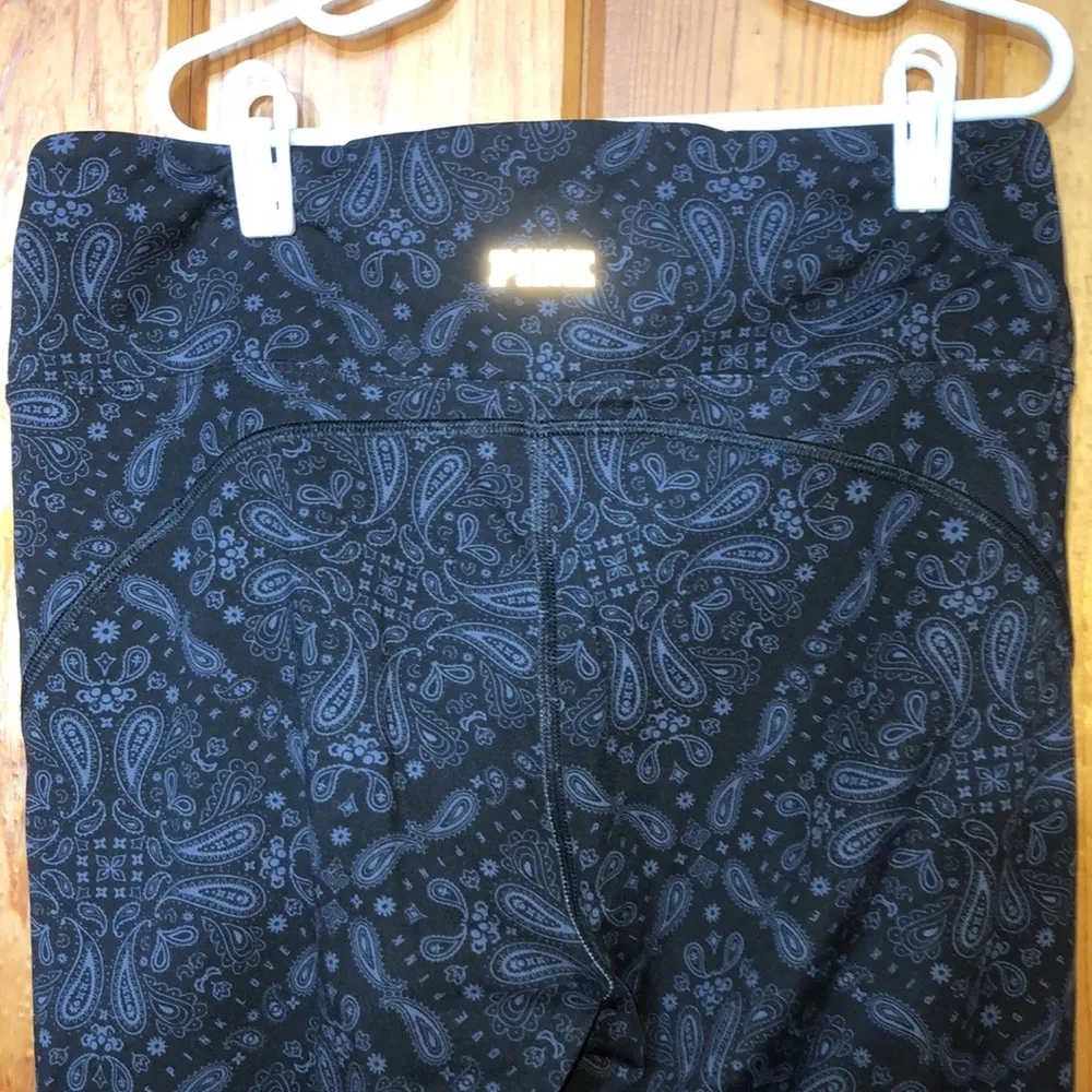 PINK Sport bandana print leggings size medium blue/black workout causal pants​ - Image 5