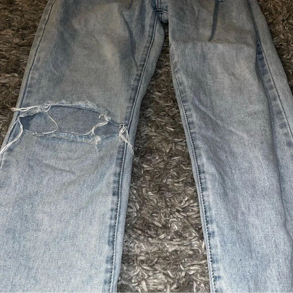 Princess Polly straight leg distressed jeans size 4 - Image 2