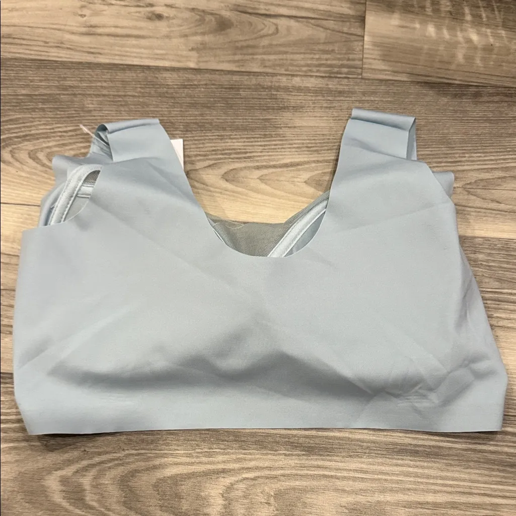 NWT Chic Light Blue Mesh Detail Bra size Large - Image 4