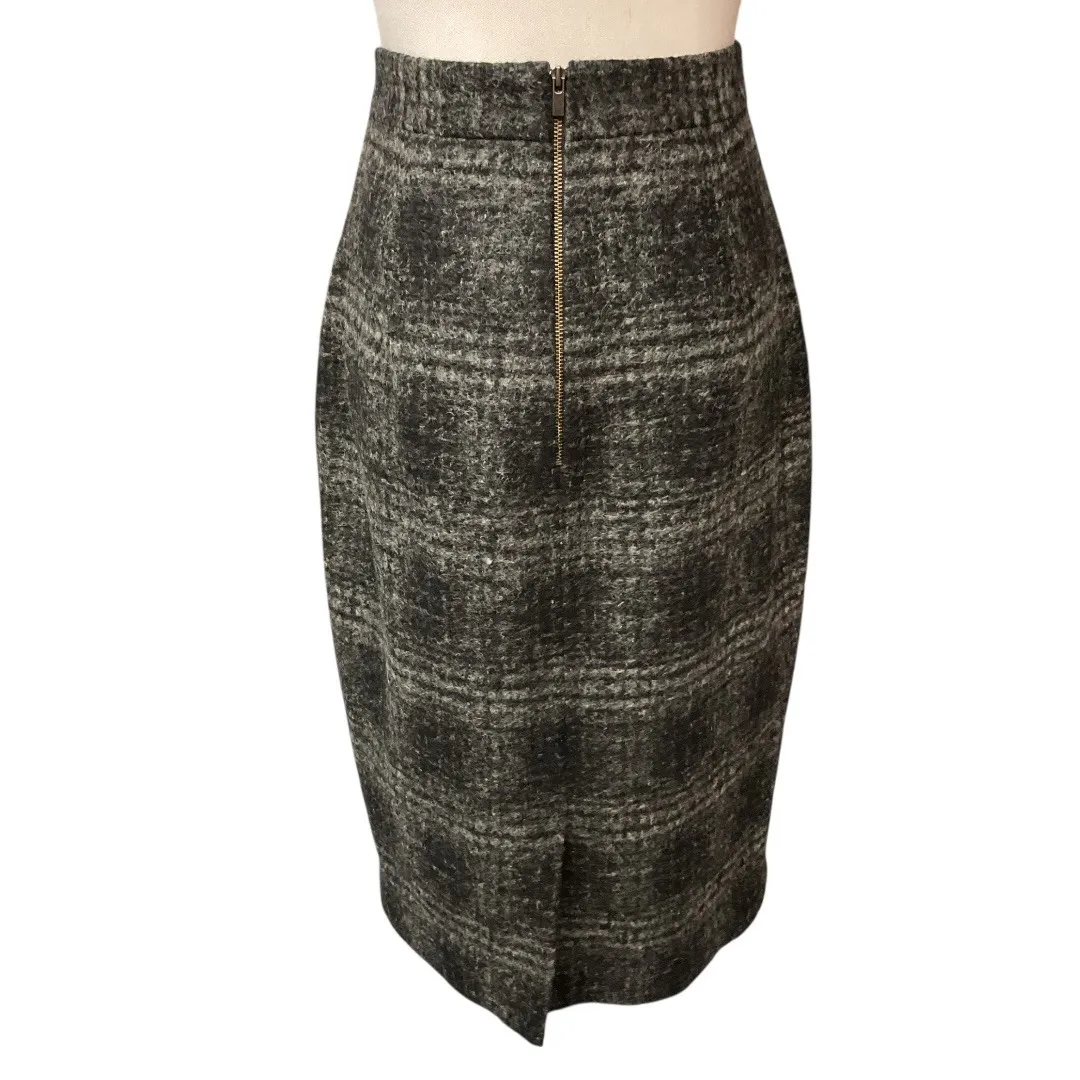 Banana Republic Women's Plaid Pattern Midi Straight Pencil Skirt Black Gray Sz 4 - Image 5