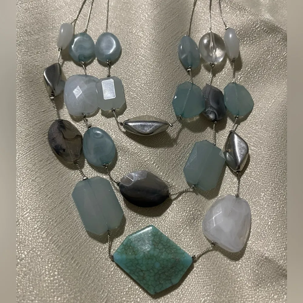 New York & company 3 strand turquoise blue white necklace with matching earrings Gray - Image 7