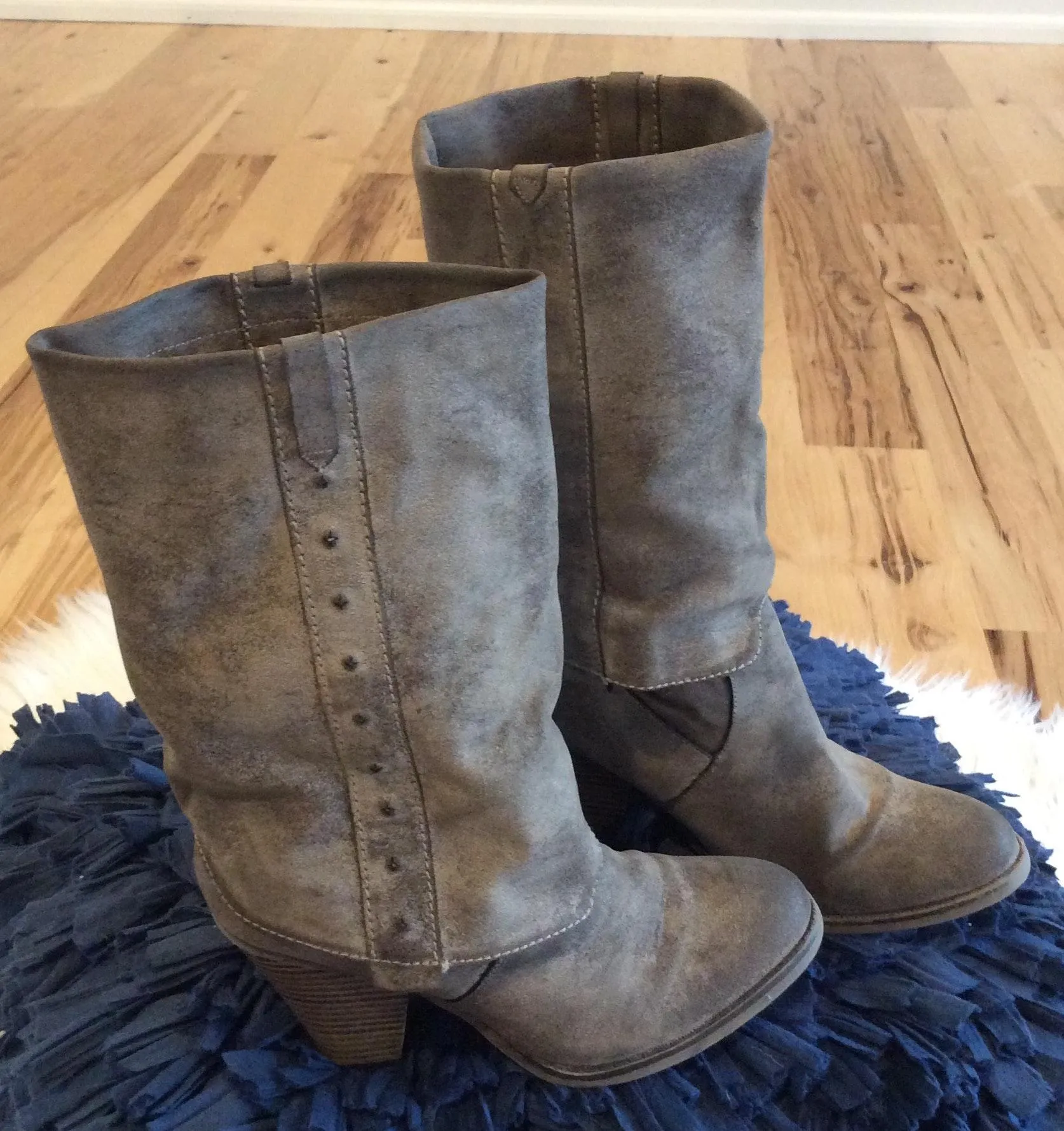 Boutique  Heeled Boots Womens 6 - Image 4