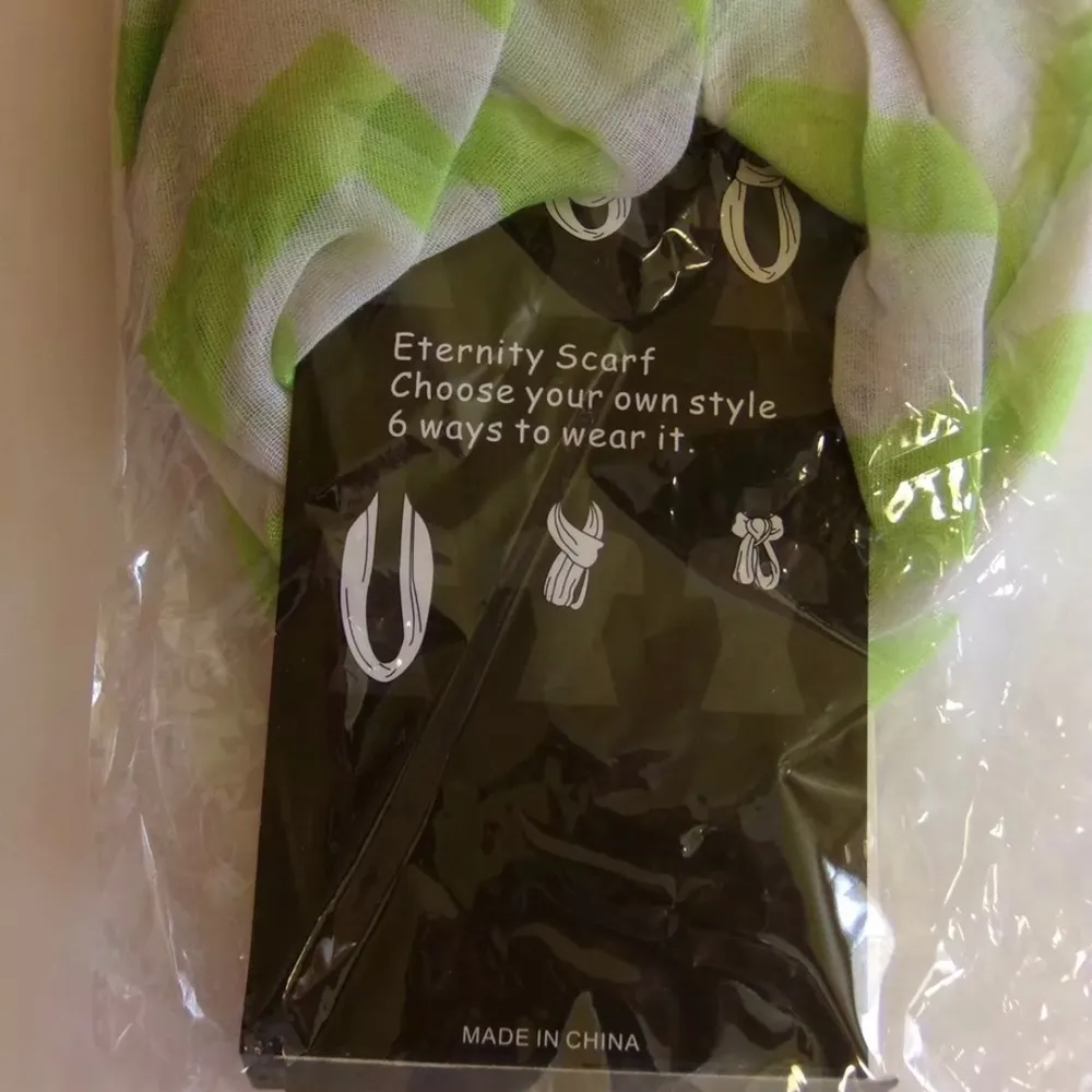ETERNITY Green And White Stripe Infinity Scarf New In Packaging Gift - Image 3