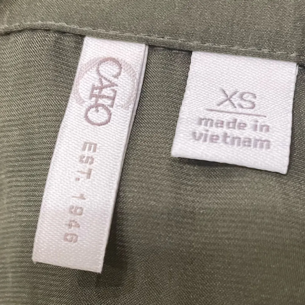 Long bishop-sleeve olive green button down top / XS / Excellent condition - Image 14