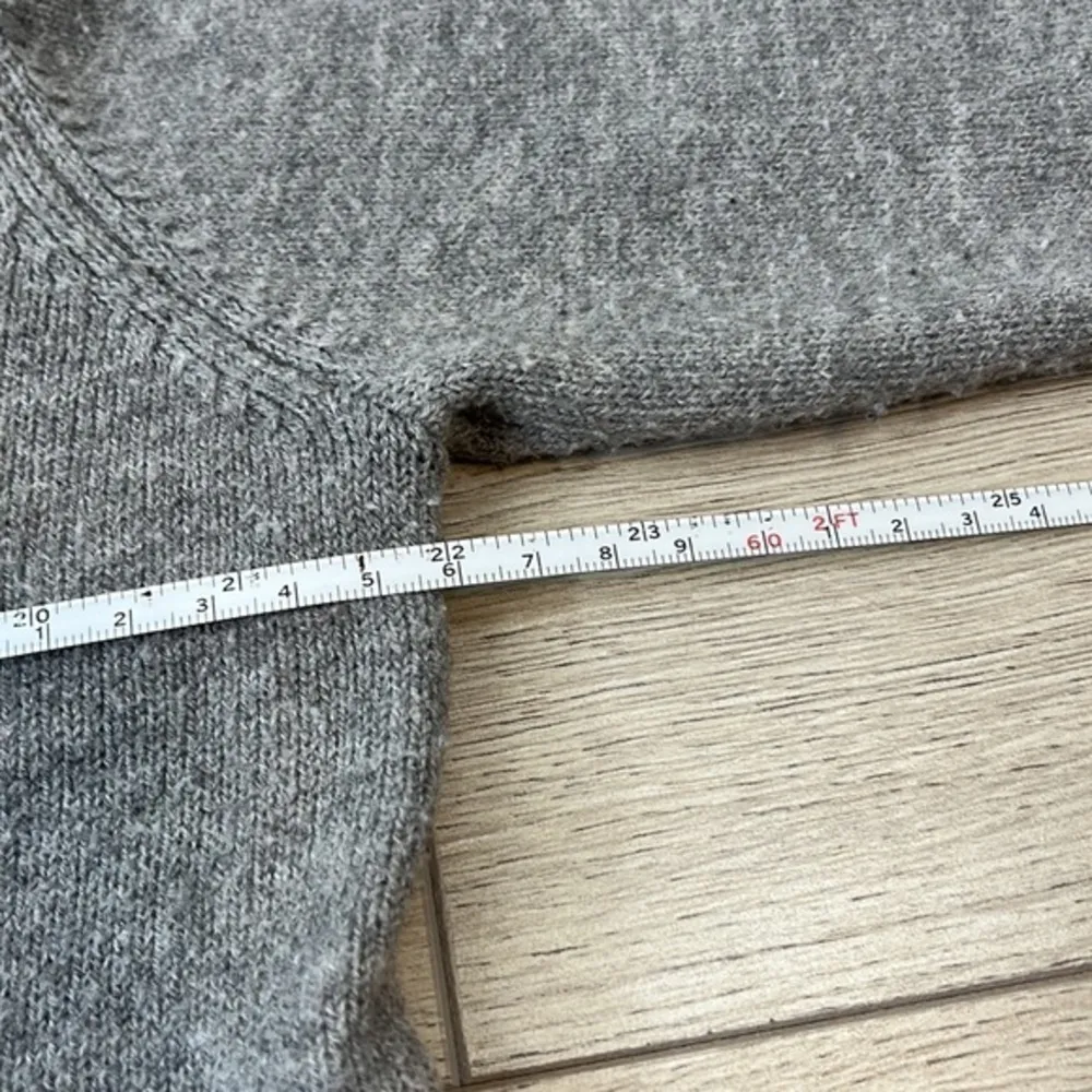 VICI  Grey Turtleneck Sweater Size Extra Small - Image 7