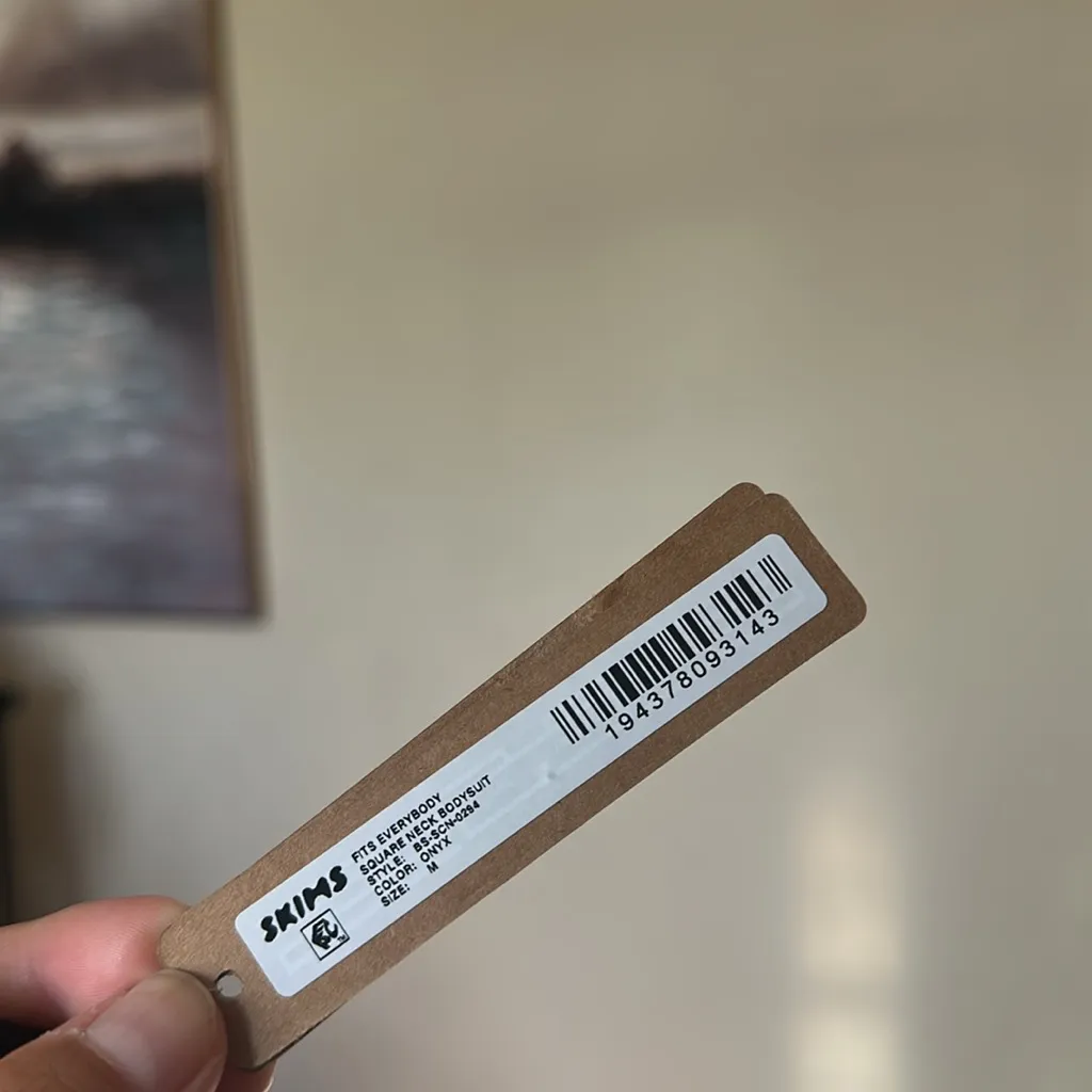 SKIMS Fits everybody square neck bodysuit in Onyx Style BS-SCN-0294 Size M - Image 5