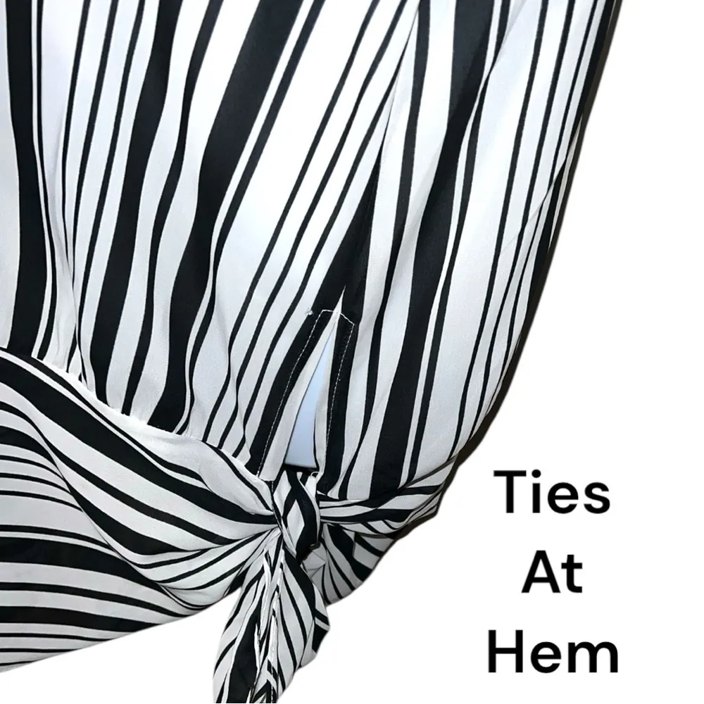 Items brand Striped Black and White Women's Top Size undefined - Image 3