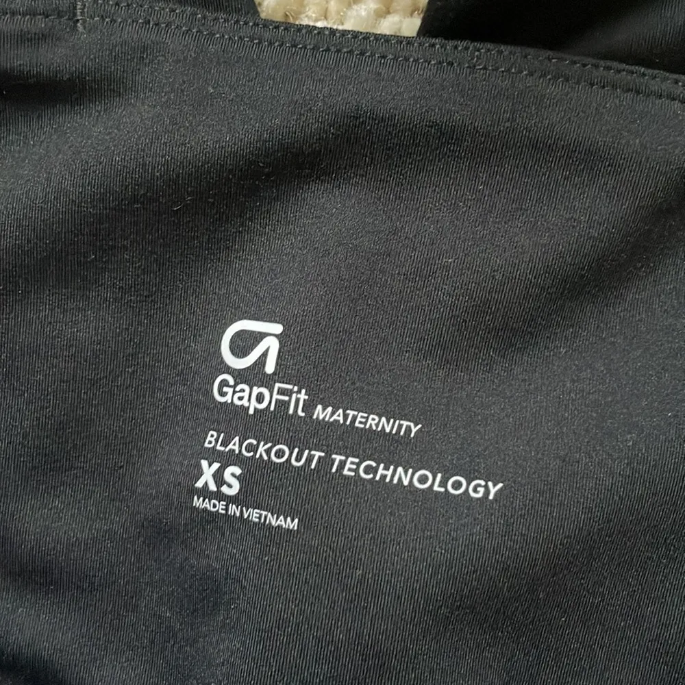 GapFit Maternity blackout technology leggings - Image 4