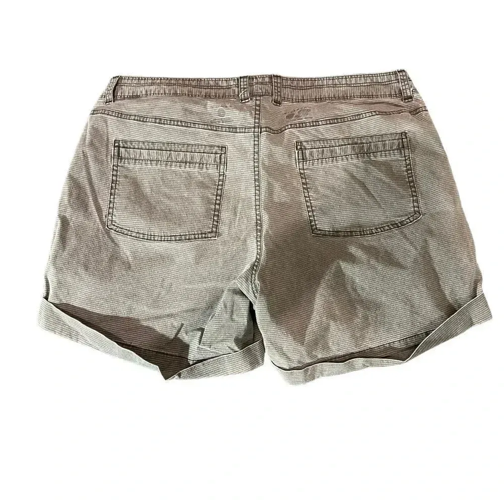Mountain Hardwear Women's Hiking Shorts Size 12 - Image 3