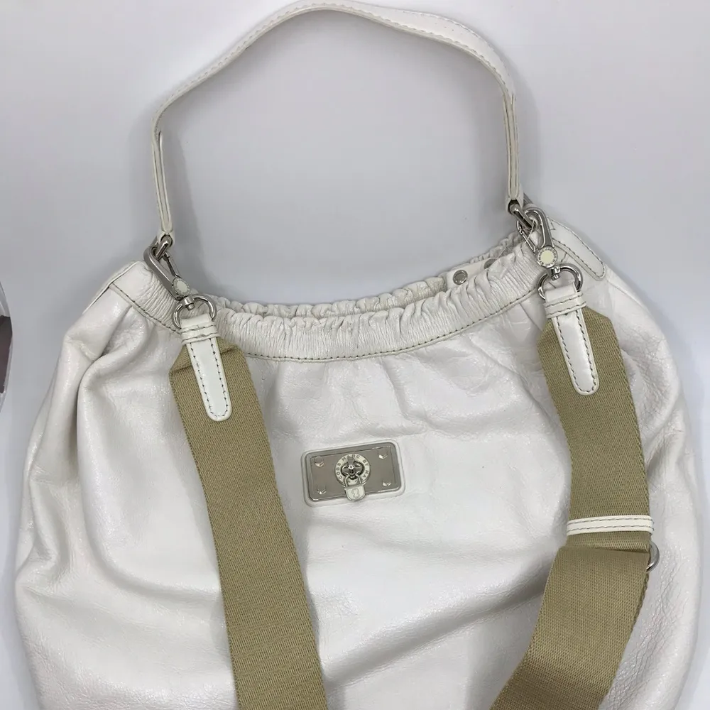 MARC JACOBS White Leather Bucket Bag - Image 4