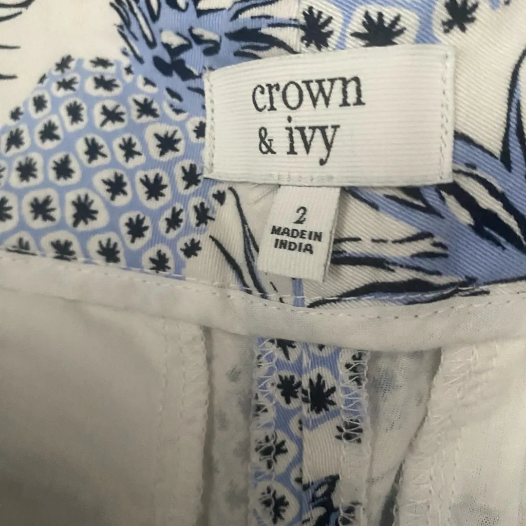 Crown & Ivy Pineapple Design Scallopped Shorts Size 2-4 - Image 5