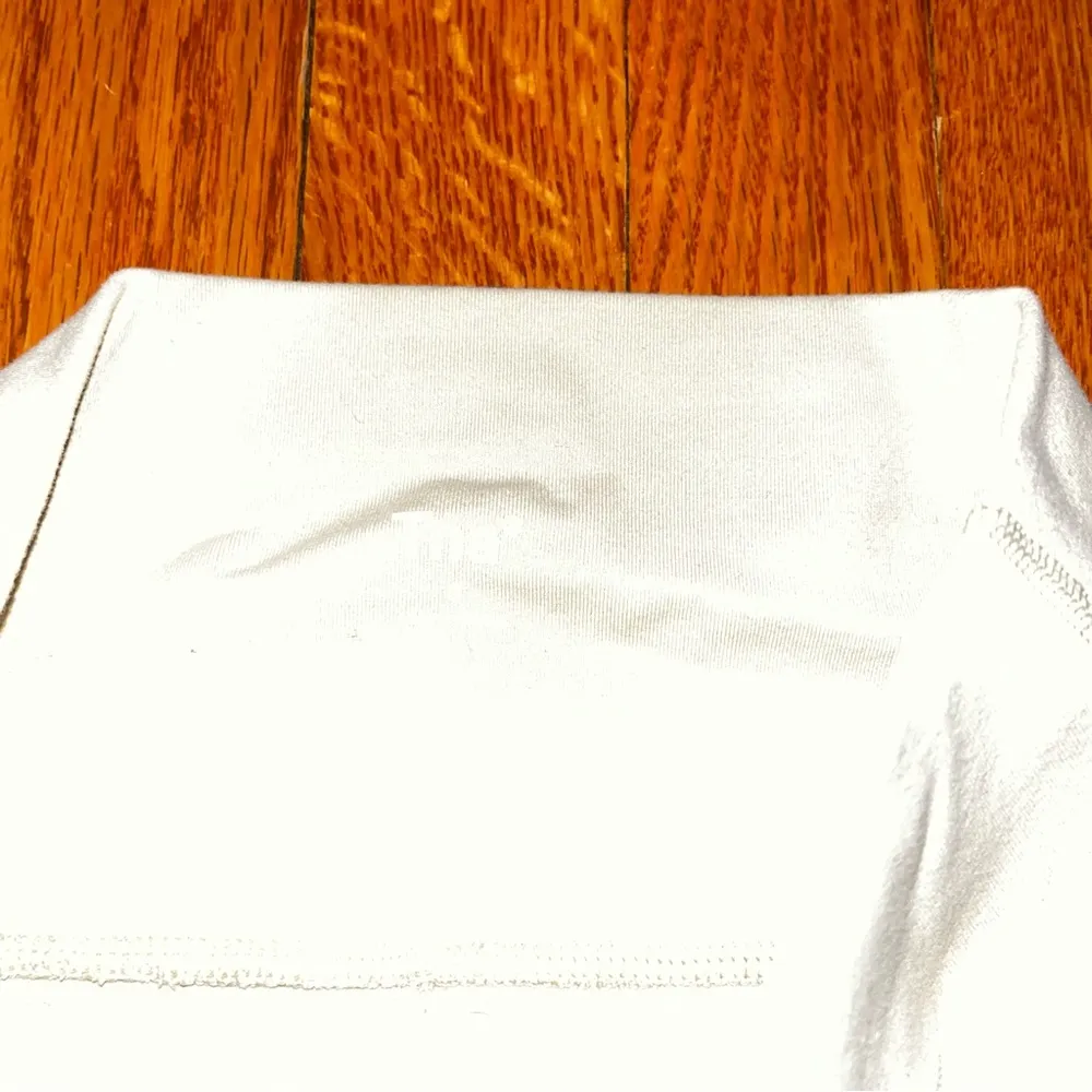 Aritzia butter soft tan biker shorts size small - Image 2