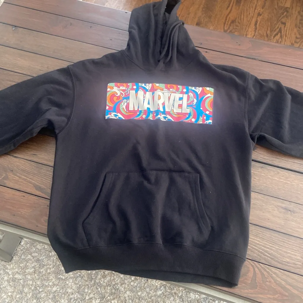 Marvel Hoodie Womens Medium Black Patch Logo Pullover Fleece Sweatshirt - Image 5