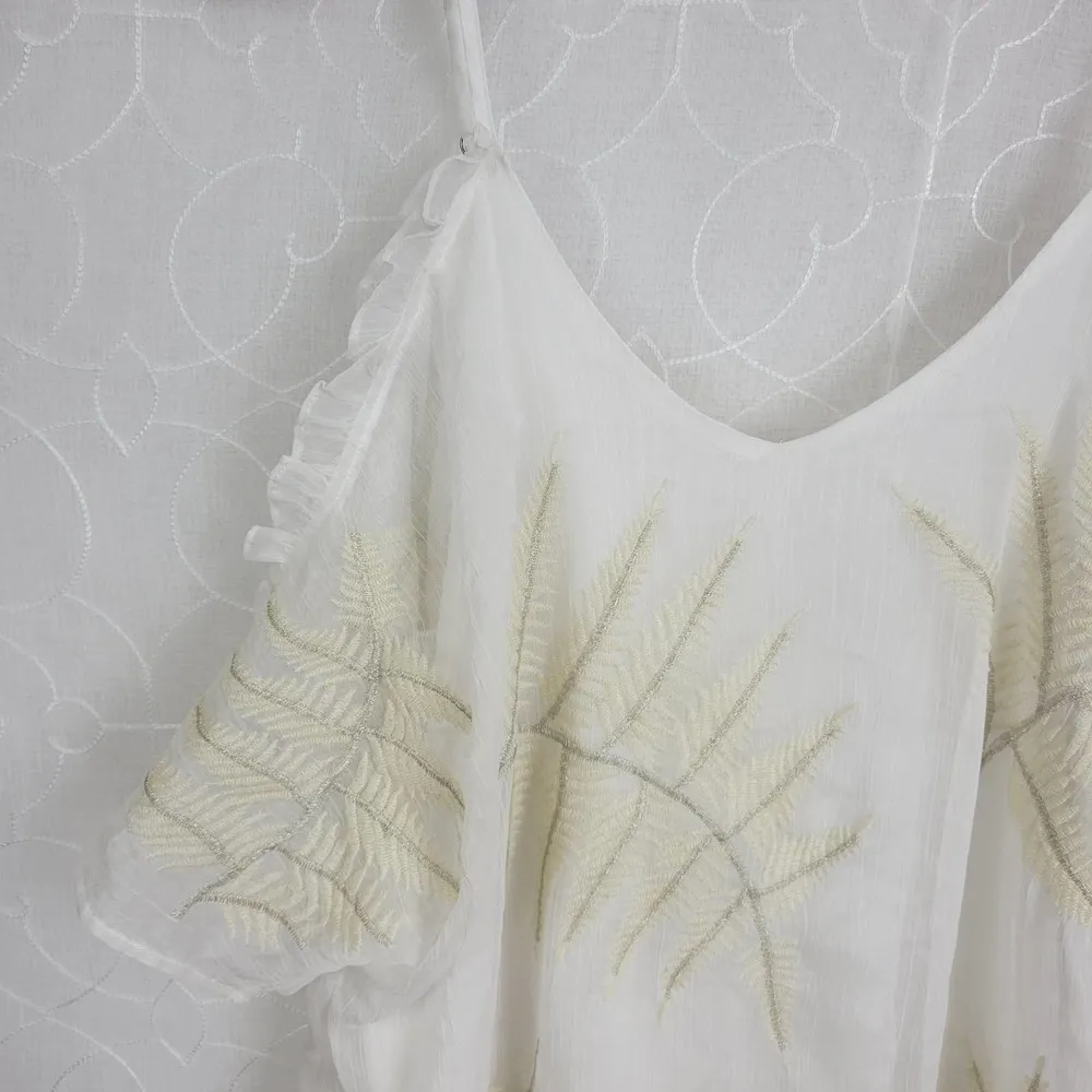 Gimmicks Womens Blouse Size Medium Cream/White Floral Sheer Sleeveless V-Neck - Image 8