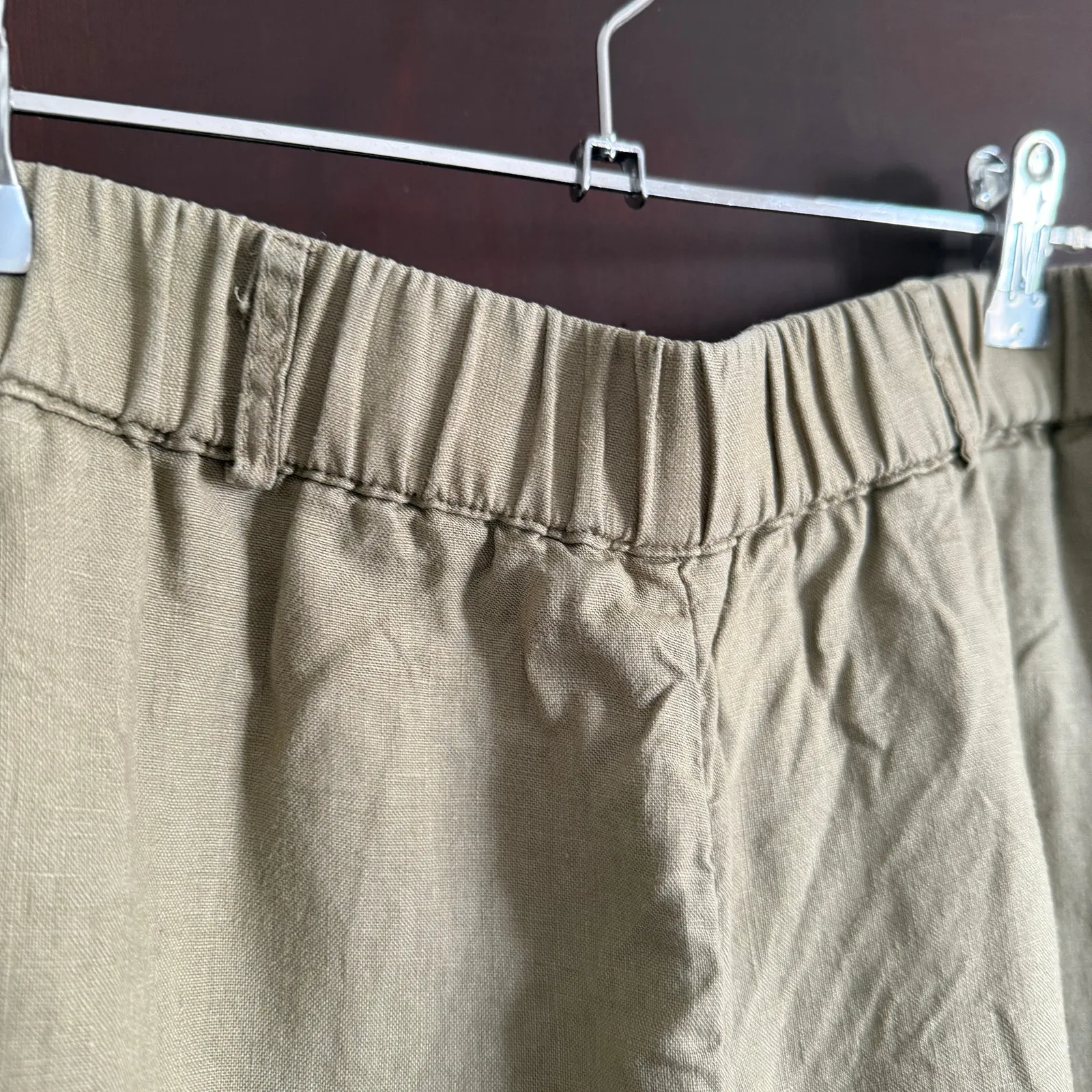 QUINCE | 100% Linen Relaxed Fit Tapered Ankle Pull on pants Tan Khaki | Large - Image 4