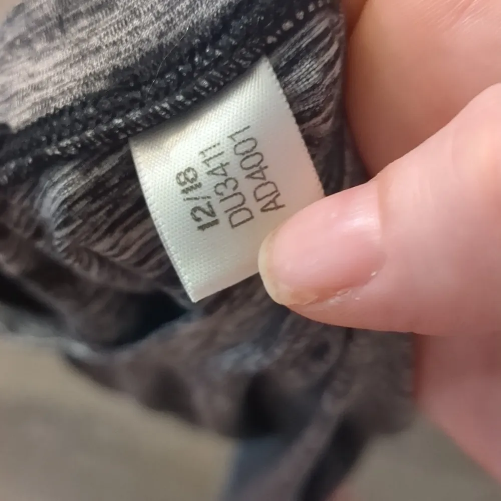 Adidas long sleeve crop top open back size XS - Image 7