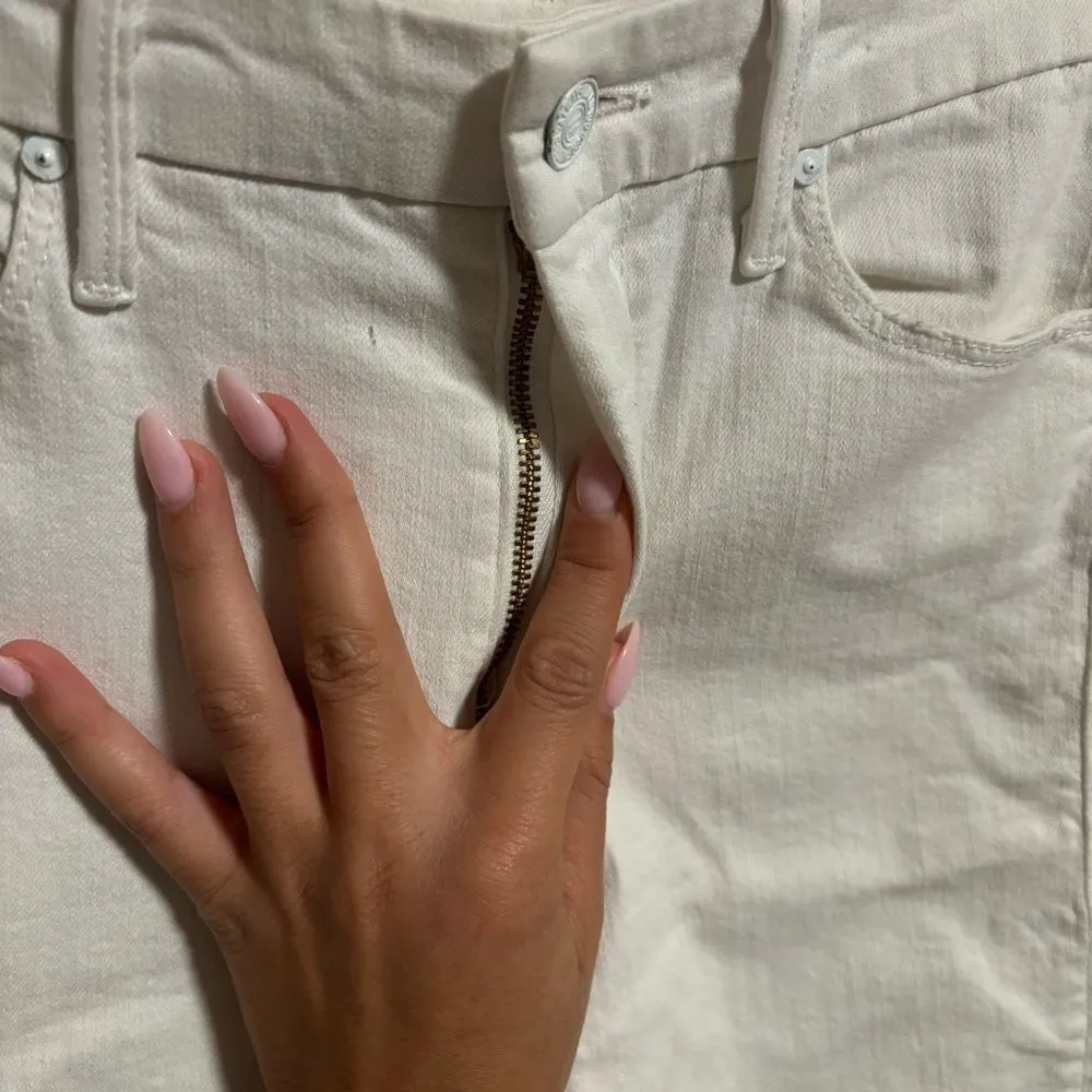 Mother High Waisted Looker Ankle Fray Jeans in Stayin’ Alive White - Image 8