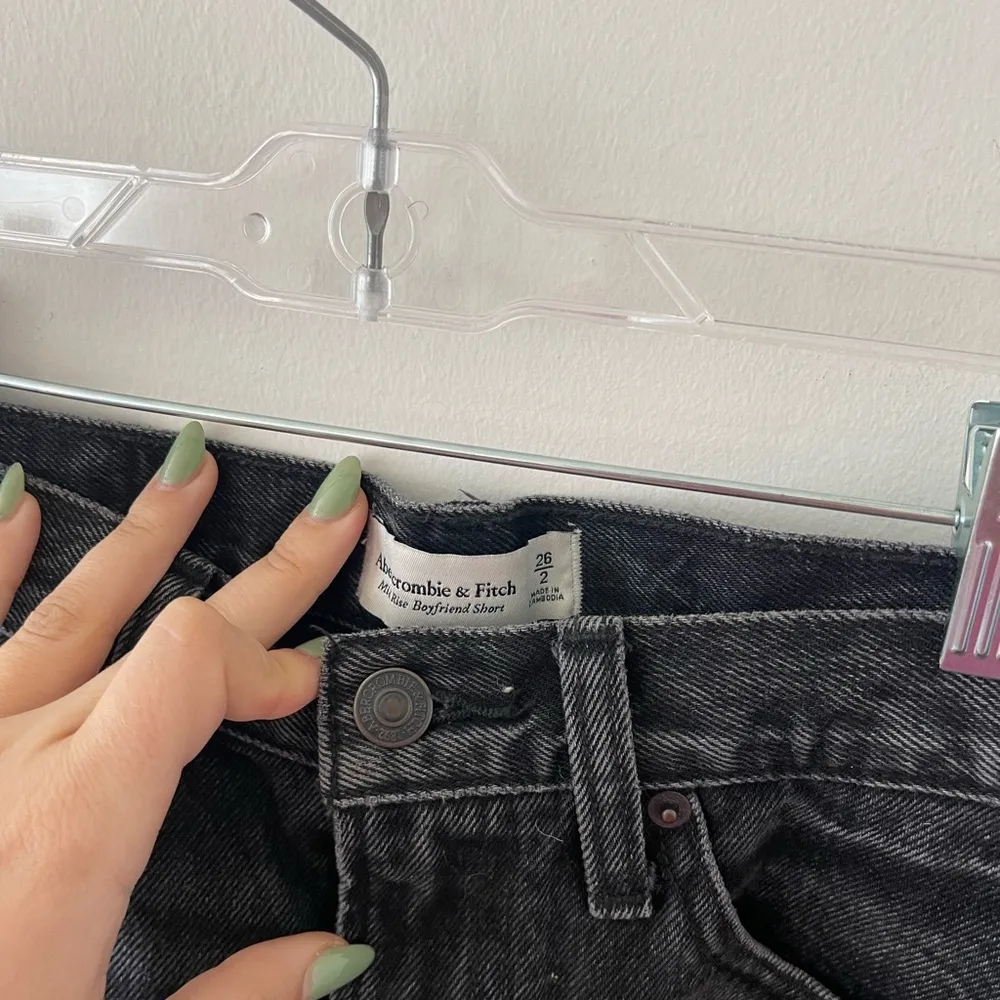 Abercombie Black Denim Shorts Mid Rise Boyfriend - Image 3