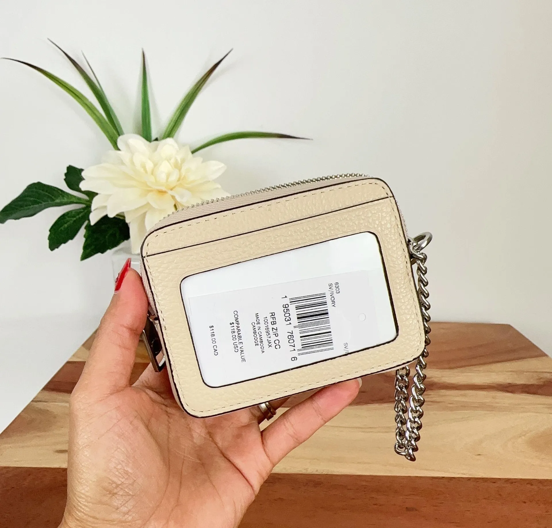 Coach NWT  Leather Zip Card Case - Image 4