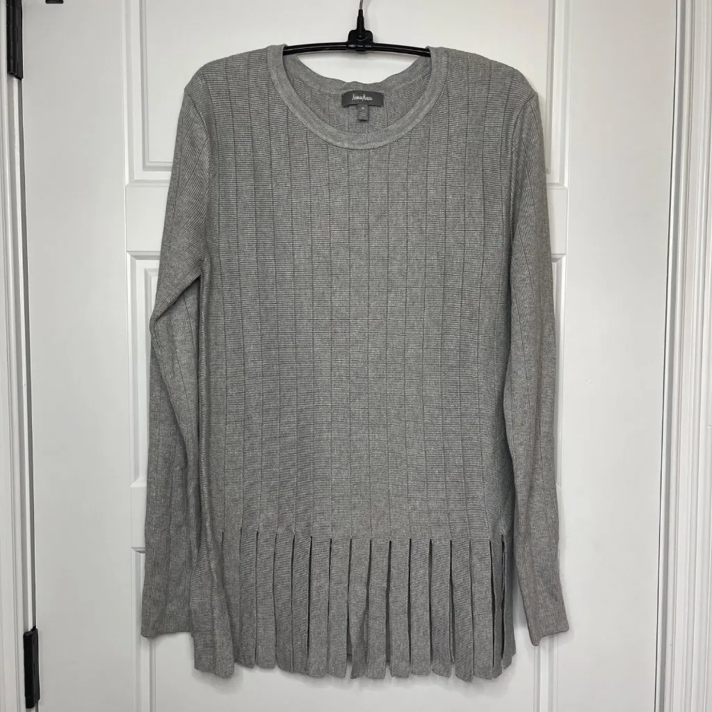 Neiman Marcus Fringe Hem Ribbed Knit Top Women's Size Medium Rayon Gray NEW - Image 2