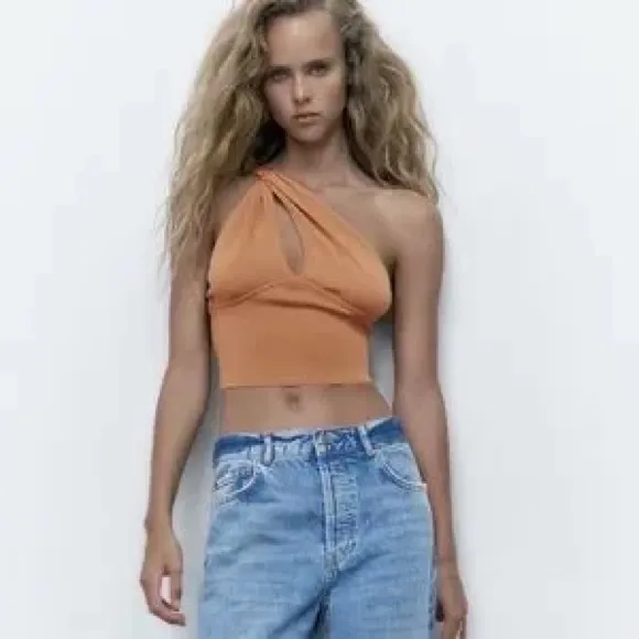 Zara Asymmetrical Crop‎ Top Buckle Cut Out Peekaboo Knit Size Small One Shoulder - Image 2