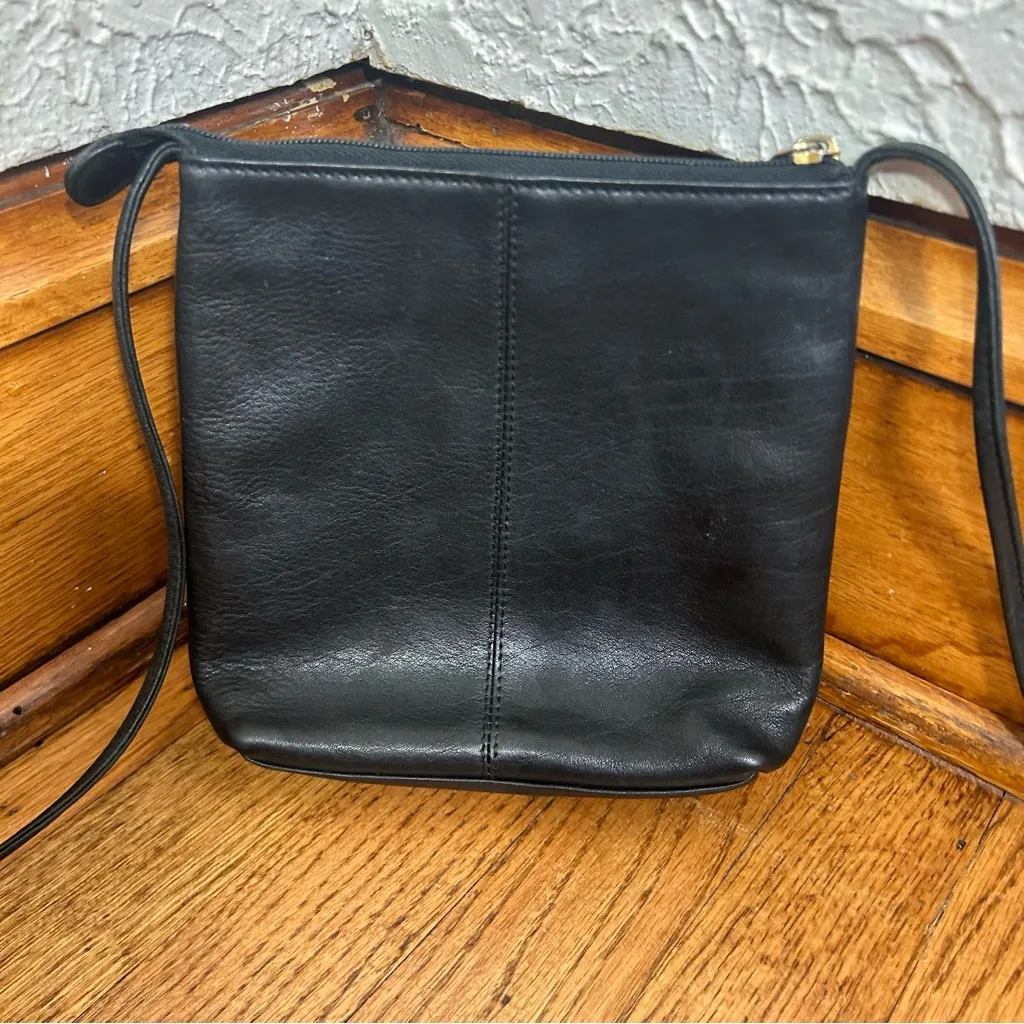 STONE MOUNTAIN Black Leather Crossbody Minimalist Purse - Image 3