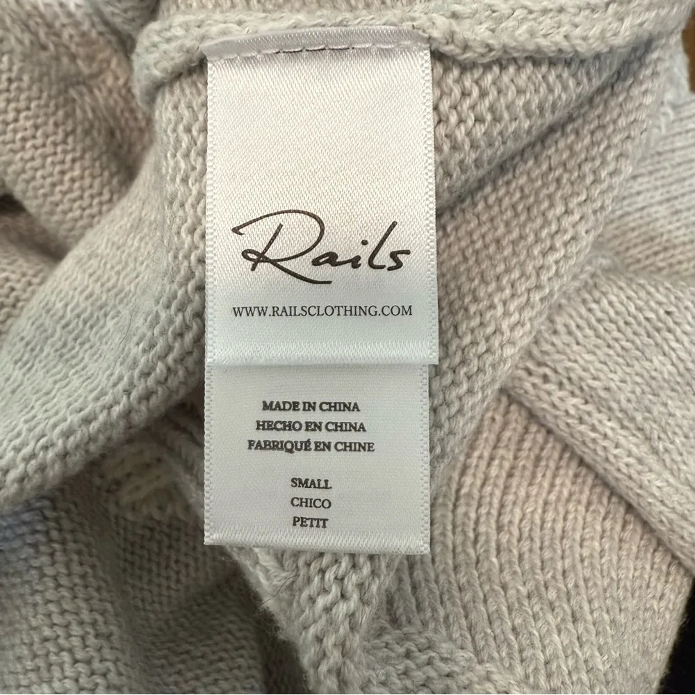 Rails Gray and White Crew Neck Sweater with Palm Tree Design - Image 4