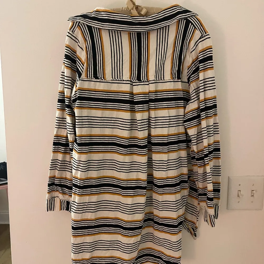 Free People  beach size M coverup /top - Image 3