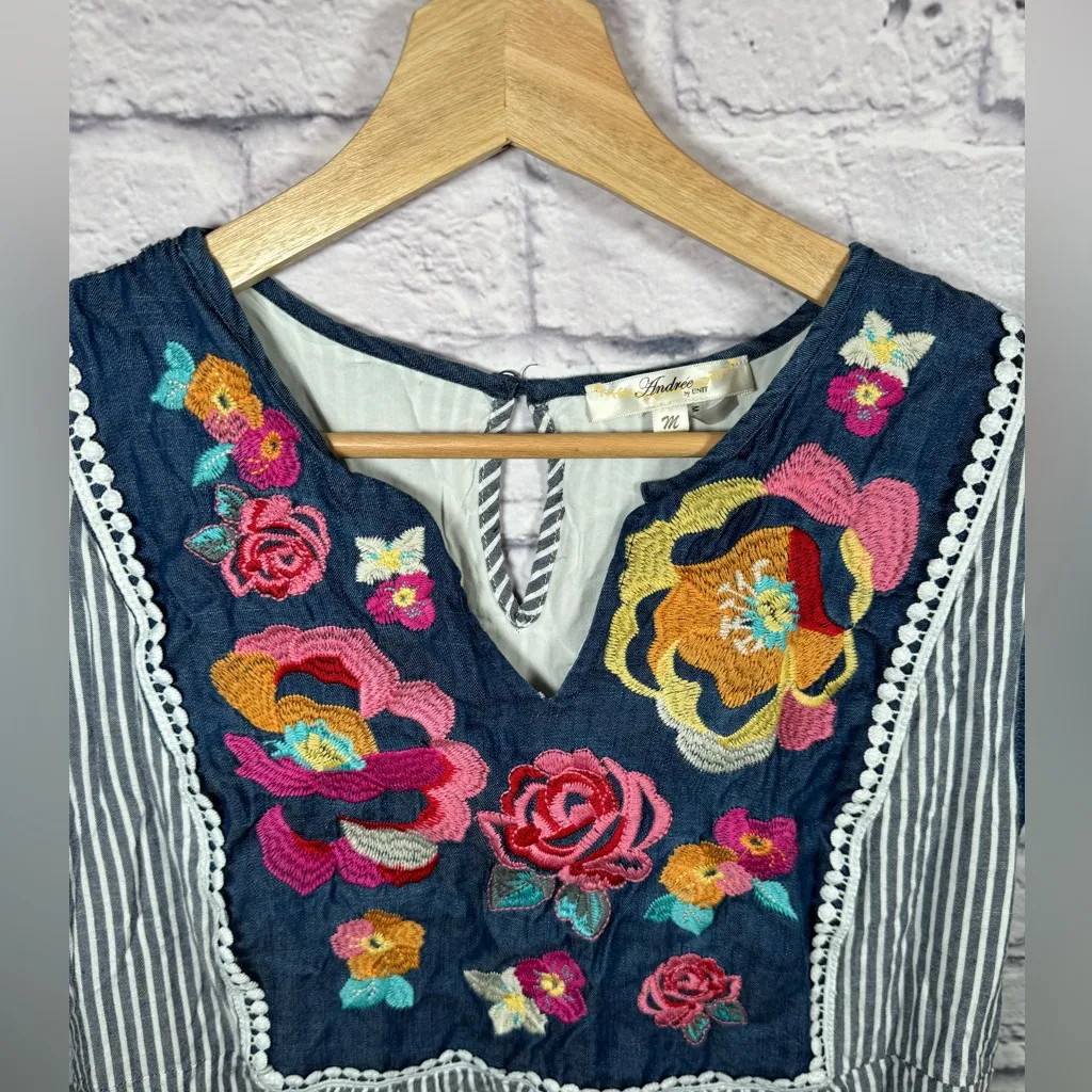 Andree By Unit Women’s Floral Embroidered‎ Shirt Dress medium Blue White Striped - Image 2