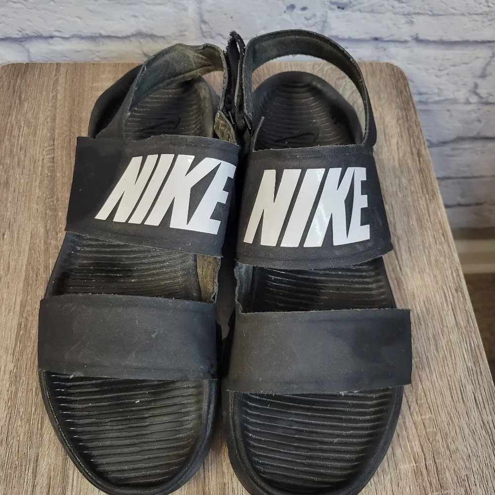 Nike Women Tanjun Sandals Size 11 - Image 2