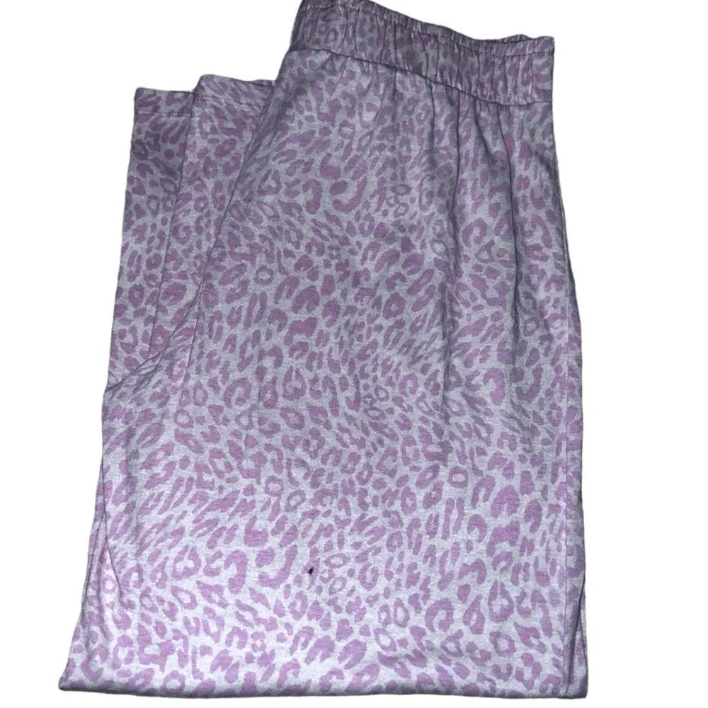 Jaclyn Smith 2 piece white pj set with pink leopard print! - Image 5