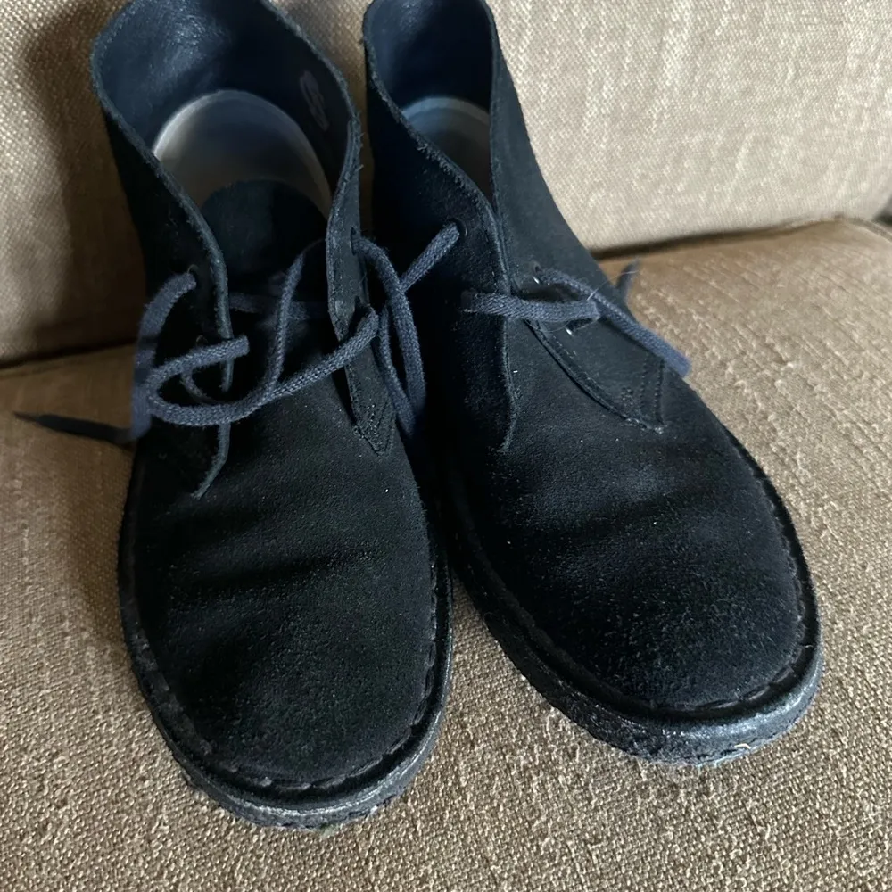 Clark’s Originals women’s size 7 desert boot black - Image 2