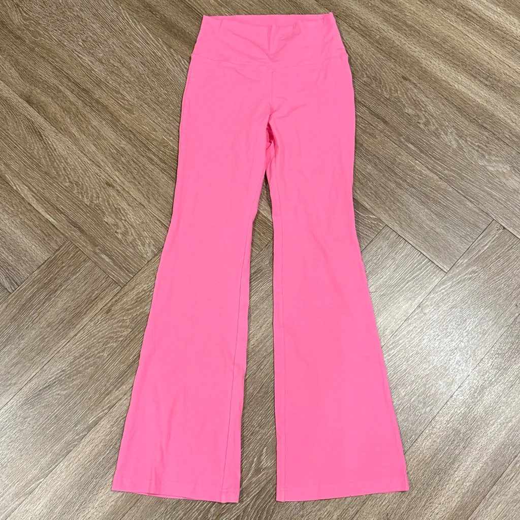 Aritzia TNA Chill Atmosphere Flare Legging Pink Size M - Image 2