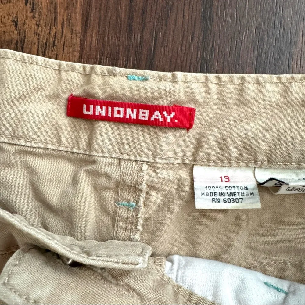 women’s khaki shorts, size 13 - Image 9