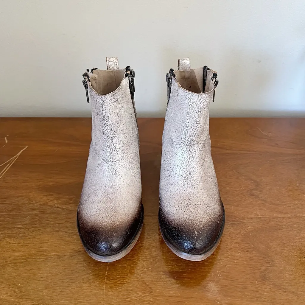 Circle G • White & Black Zipper Fashion Booties western painted distressed - Image 3